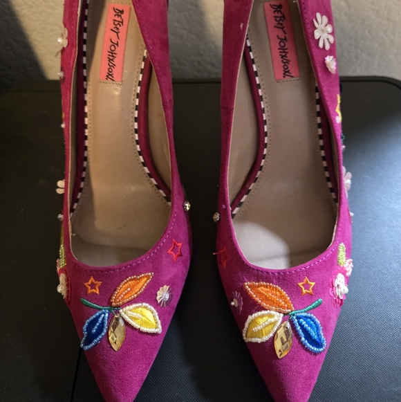 Betsey Johnson Magenta Floral Embelished Pumps - Picture 2 of 4